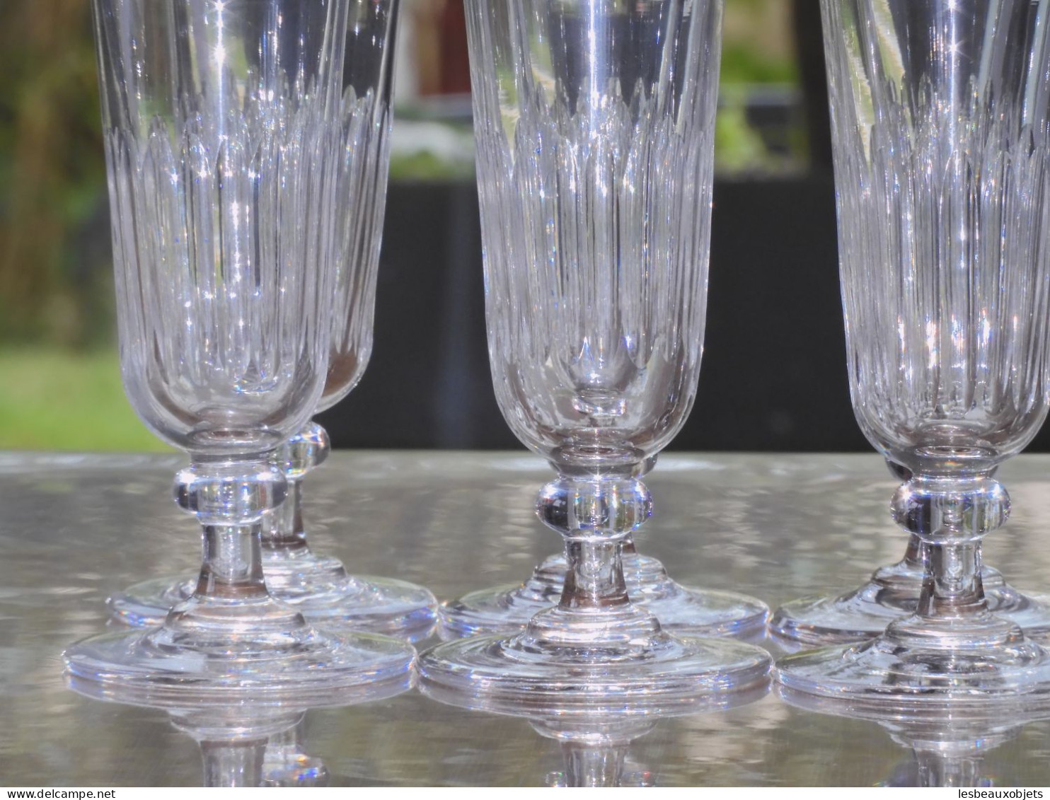 -8 FLUTES A CHAMPAGNE CRISTAL CÔTES TAILLEES XIXe BACCARAT/SAINT LOUIS?     E