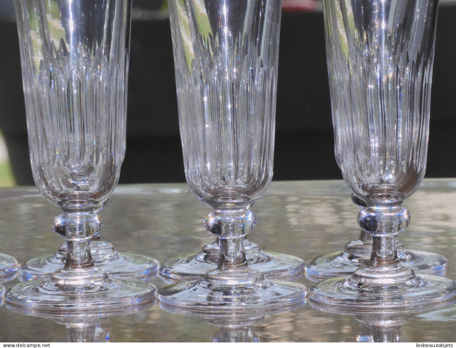 -8 FLUTES A CHAMPAGNE CRISTAL CÔTES TAILLEES XIXe BACCARAT/SAINT LOUIS?     E