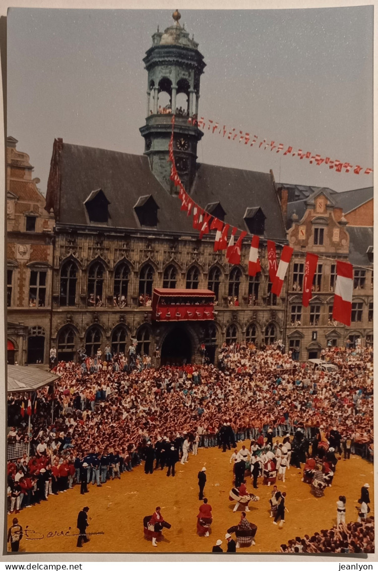 MONS (Belgique) - Fete Devant Hotel De Ville / Animation - Photo Barré Avec Verso Carte Postale - Mons