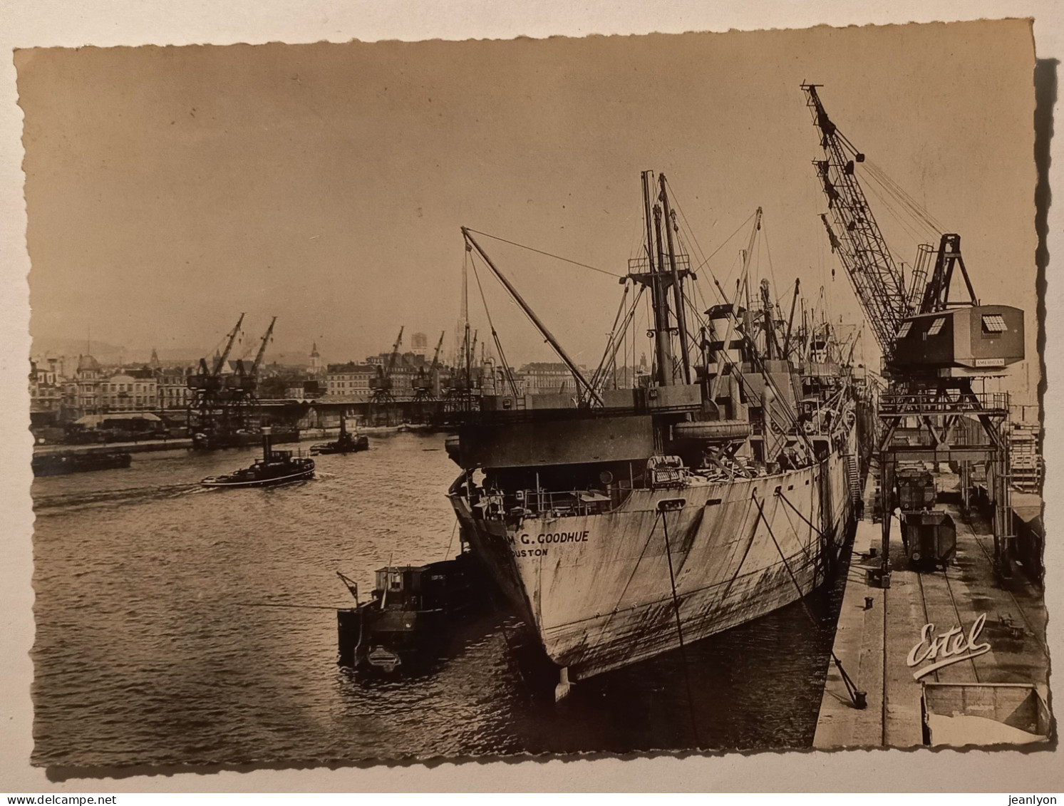 ROUEN (76 Seine Maritime) - Bateau G. GOODHUE En Gros Plan - Les Quais / Port - Ville En Arrière Plan - Rouen