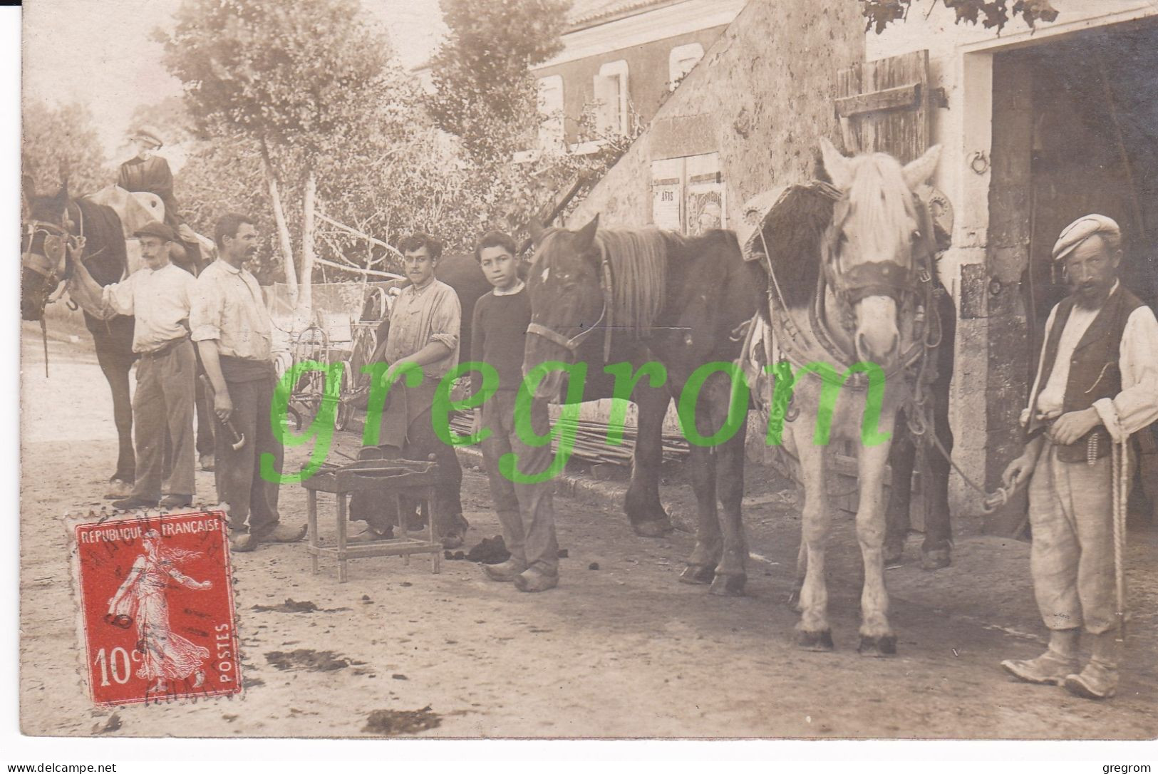 17 : BREUIL MAGNE Maréchal Ferrant Gros Plan  , Rare Carte Photo TOP Charente Maritime - Sonstige & Ohne Zuordnung