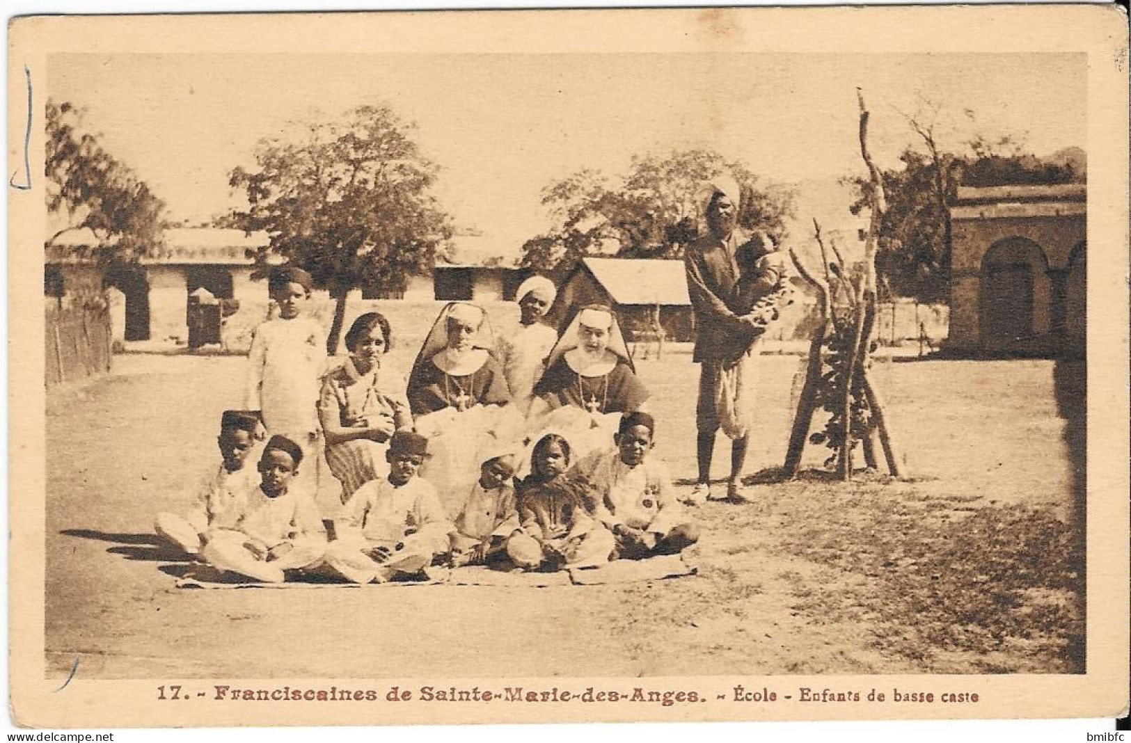 Franciscaines De Saint-Marie-des-Anges - École - Enfants De Basse Caste - India