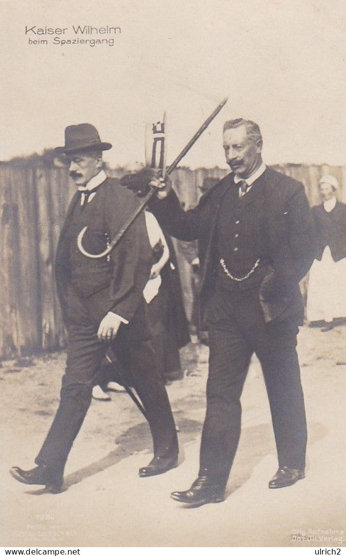 AK Kaiser Wilhelm Beim Spaziergang - Ca. 1920 (68869) - Königshäuser