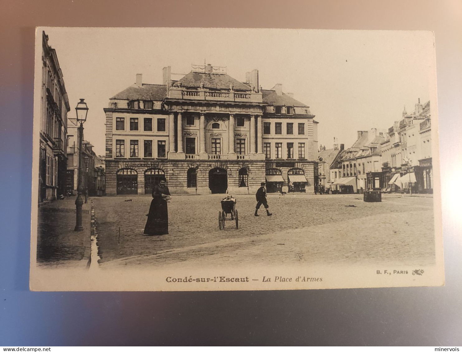 Condé Sur L'escaut - La Place D'armes - Conde Sur Escaut