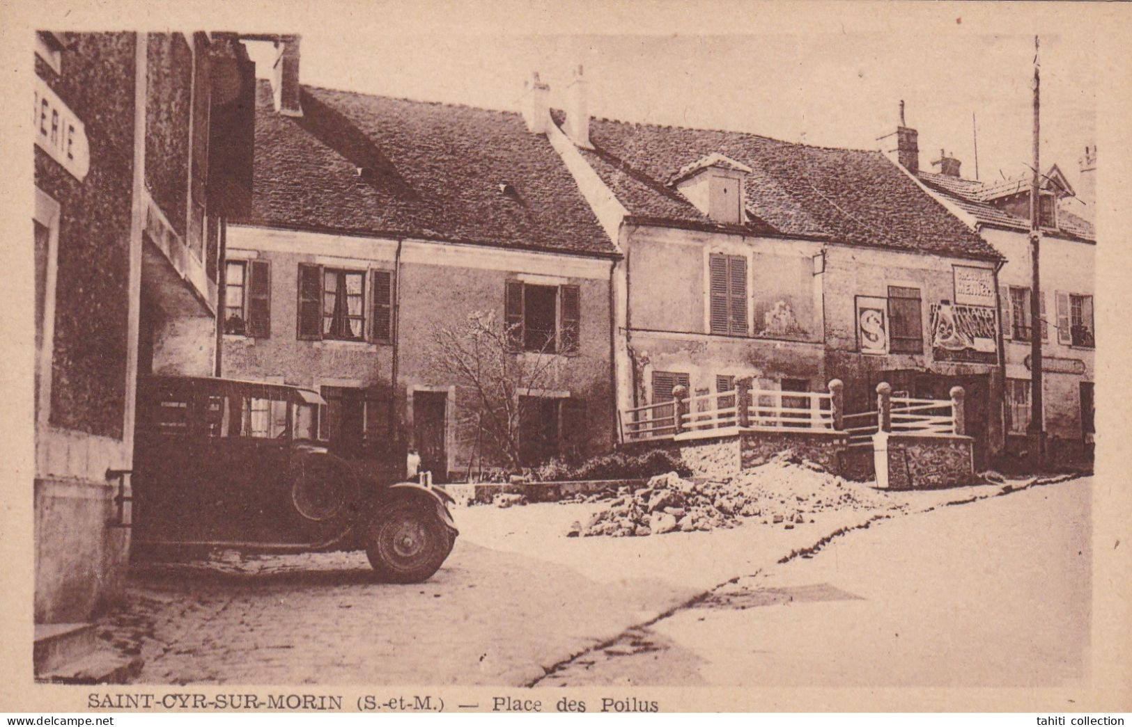 Saint-Cyr-Sur-Morin - Place Des Poilus. - Autres & Non Classés