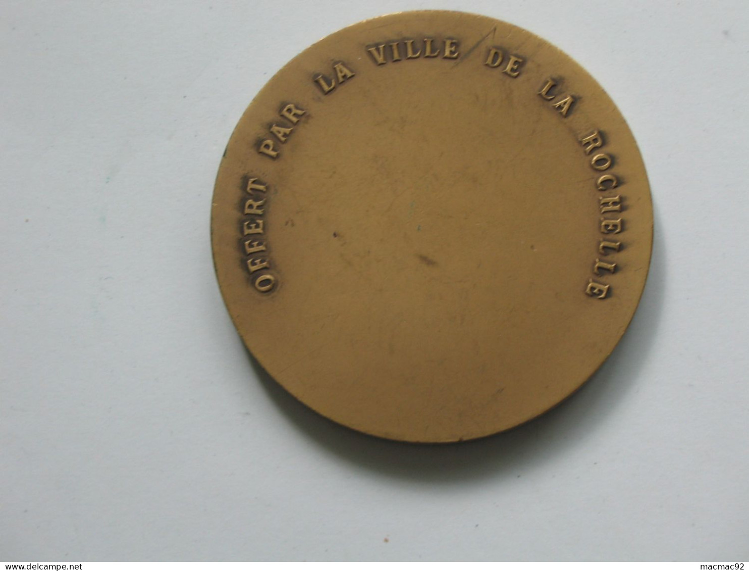 Médaille  Servabor Rectore Deo - Offert Par La Ville De La Rochelle  **** EN ACHAT IMMEDIAT **** - Professionnels / De Société