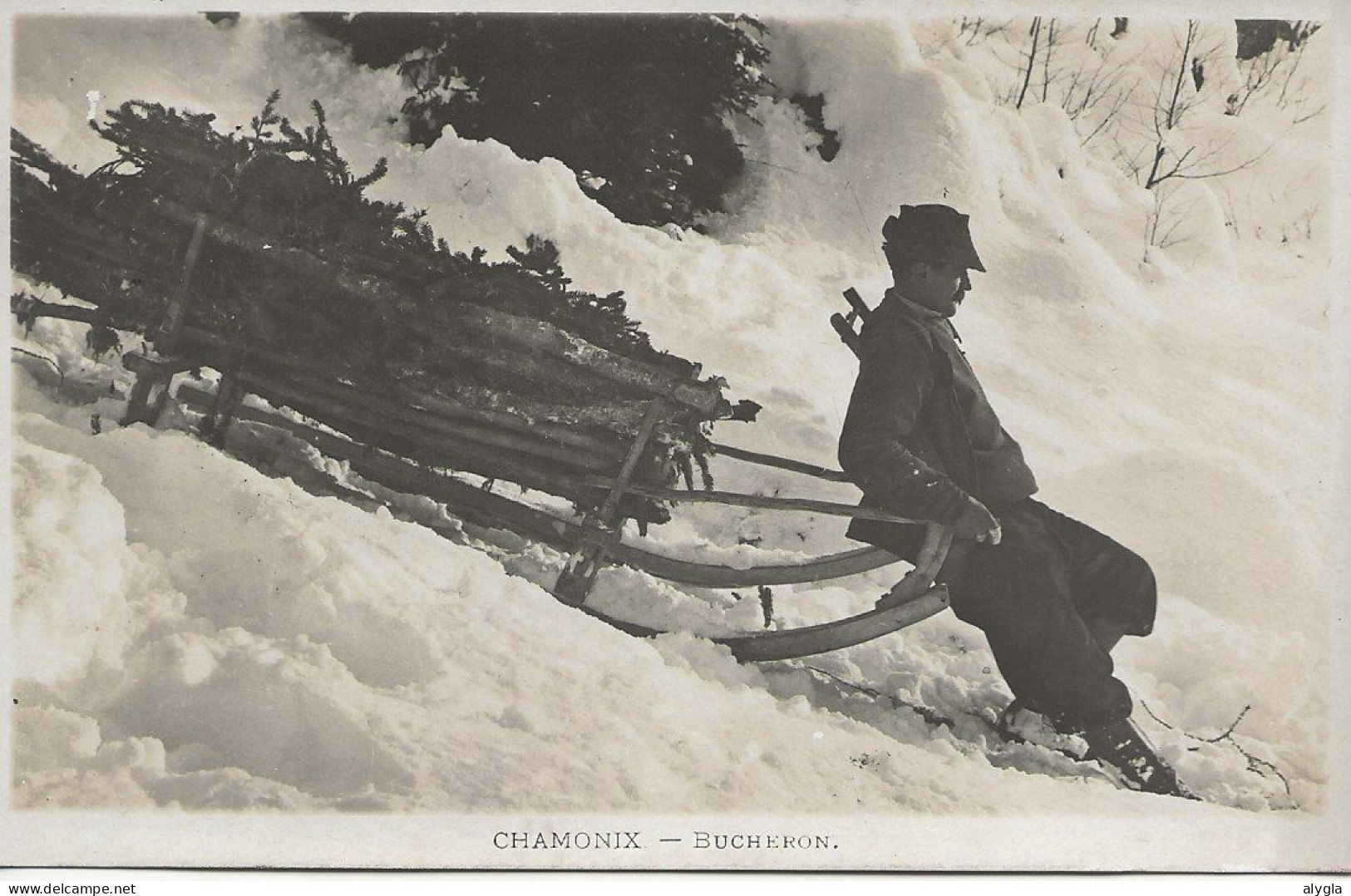 74 - CHAMONIX - Bucheron En Hiver - Luge à Bois -  CP Photo éd. Monnier N° 6 - Chamonix-Mont-Blanc