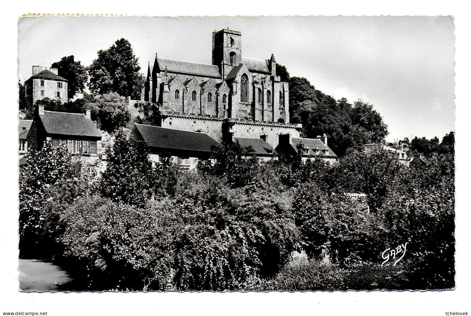 (22). Lamballe. 1 Cp. (13) 7 Eglise Notre Dame.1958 Pli Central+ & (14) 1765 Jardin Public - Lamballe