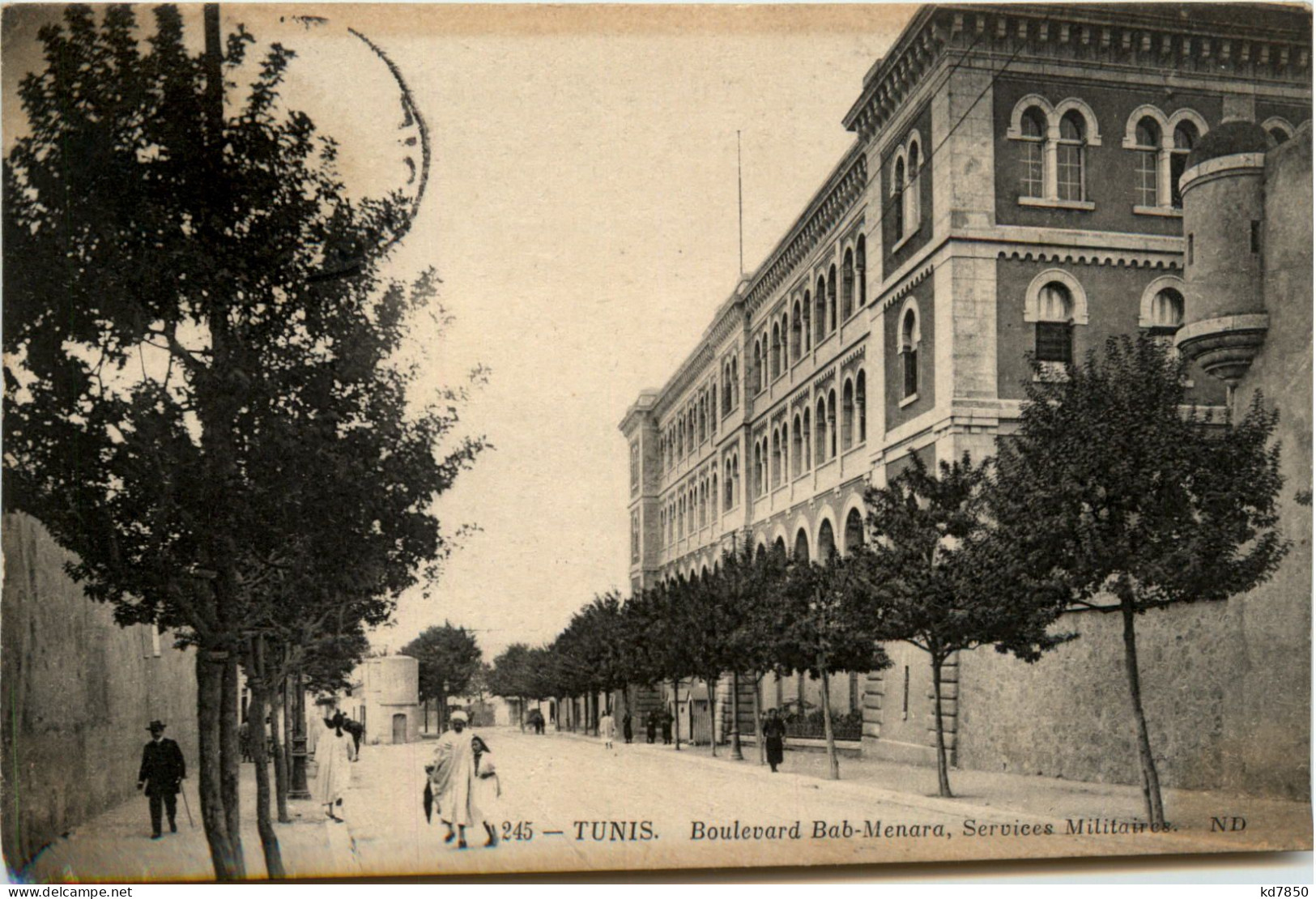 Tunis - Boulevard Bab-MenaraFrance - Tunisie