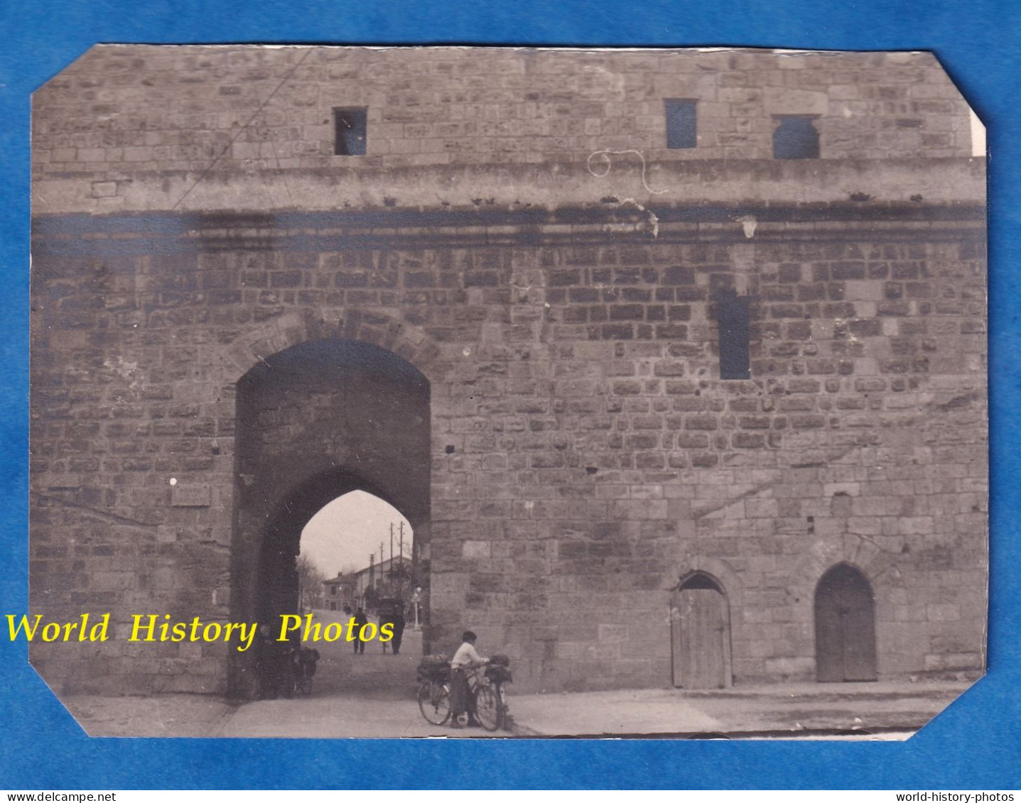 Photo Ancienne Snapshot - AIGUES MORTES - Porte Ancienne De La Ville Médiévale - 1949 - Remparts Fort Gard Camargue - Places