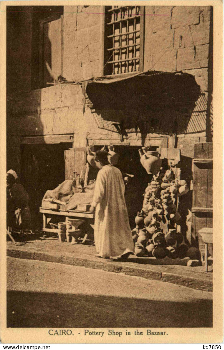 Cairo - Pottery Shop In The Bazaar - Le Caire