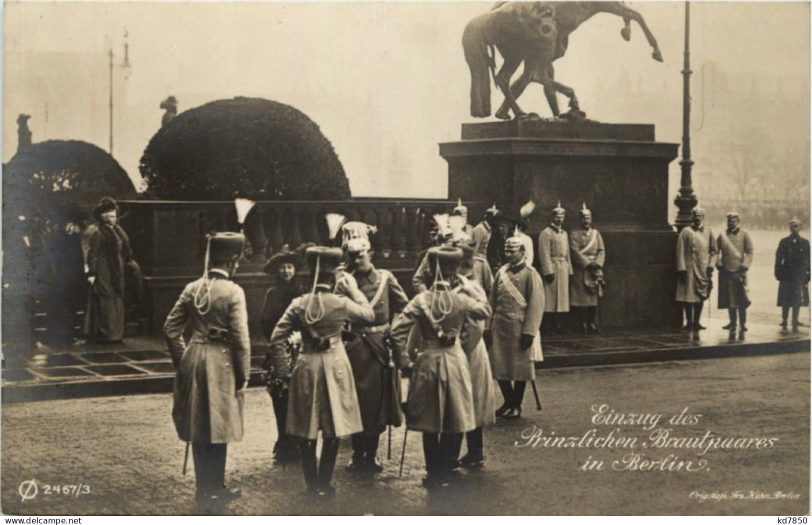 Einzug Des Prinzlichen Brautpaares In Berlin - Familles Royales