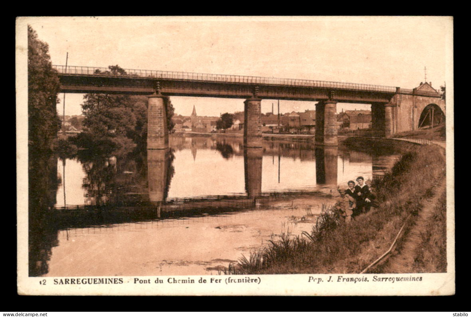 57 - SARREGUEMINES - LE PONT DU CHEMIN DE FER A LA FRONTIERE - Sarreguemines