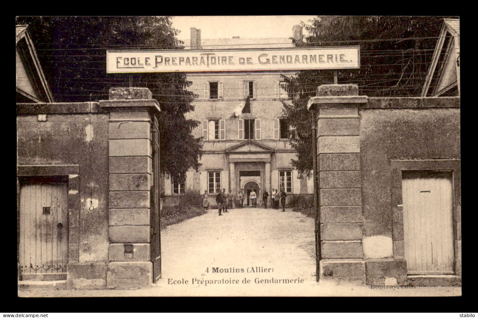 03 - MOULINS - ECOLE PREPARATOIRE DE GENDARMERIE - L'ENTREE - Moulins