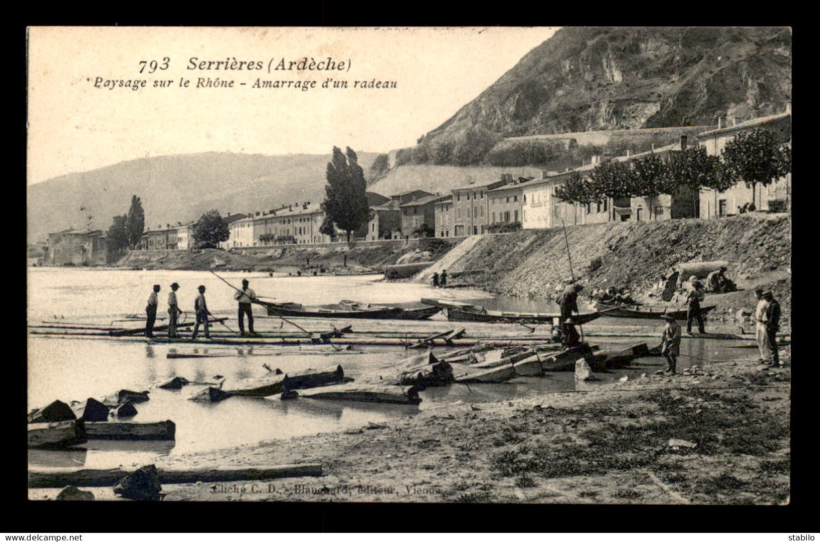 07 - SERRIERES - AMARRAGE D'UN RADEAU SUR LE RHONE - Serrières