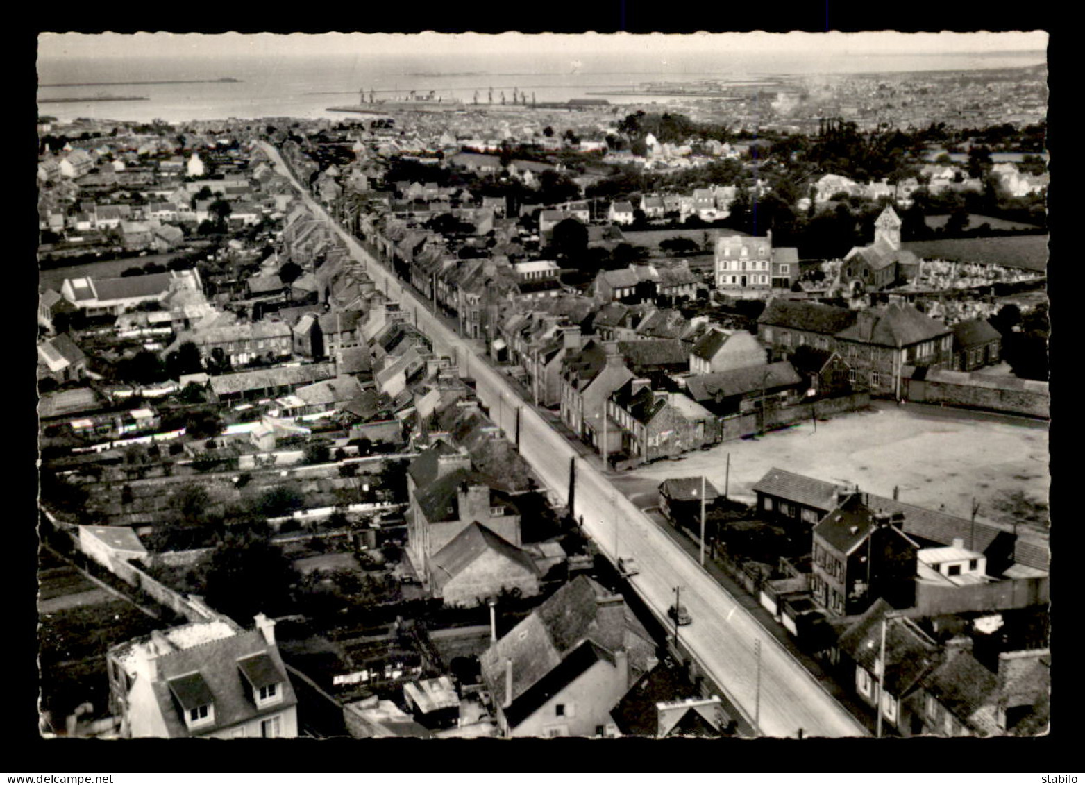 50 - OCTEVILLE-SUR-CHERBOURG - VUE AERIENNE - Octeville