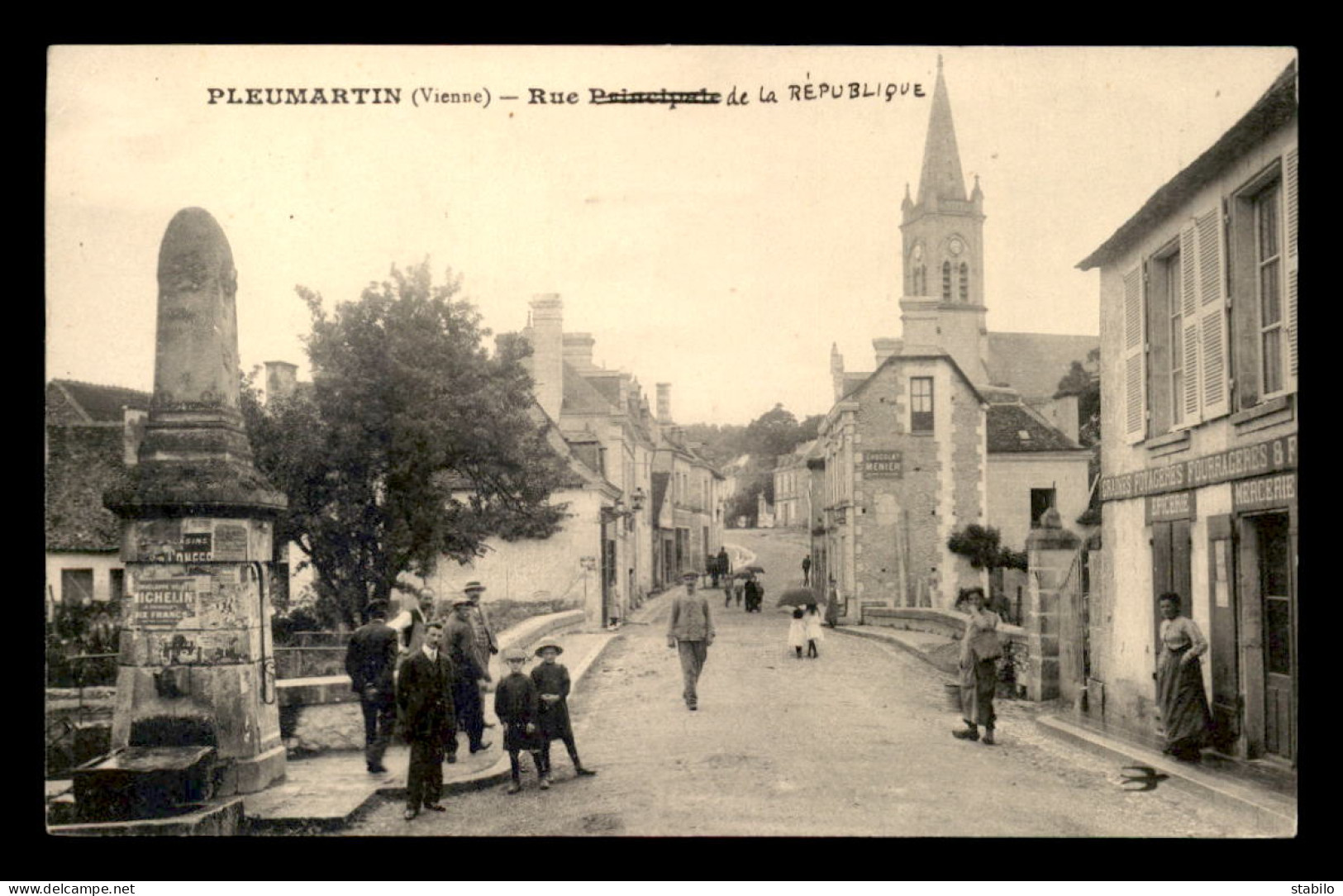 86 - PLEUMARTIN - RUE DE LA REPUBLIQUE - Pleumartin