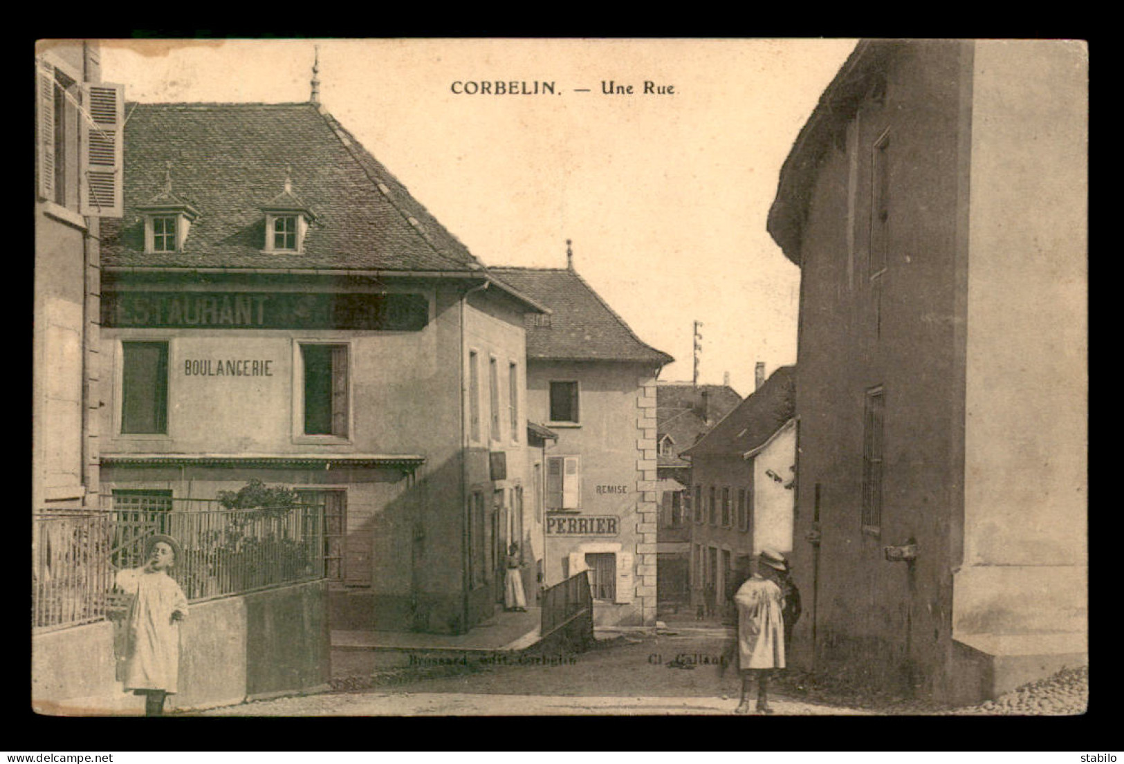 38 - CORBELIN - UNE RUE - RESTAURANT - BOULANGERIE - Corbelin