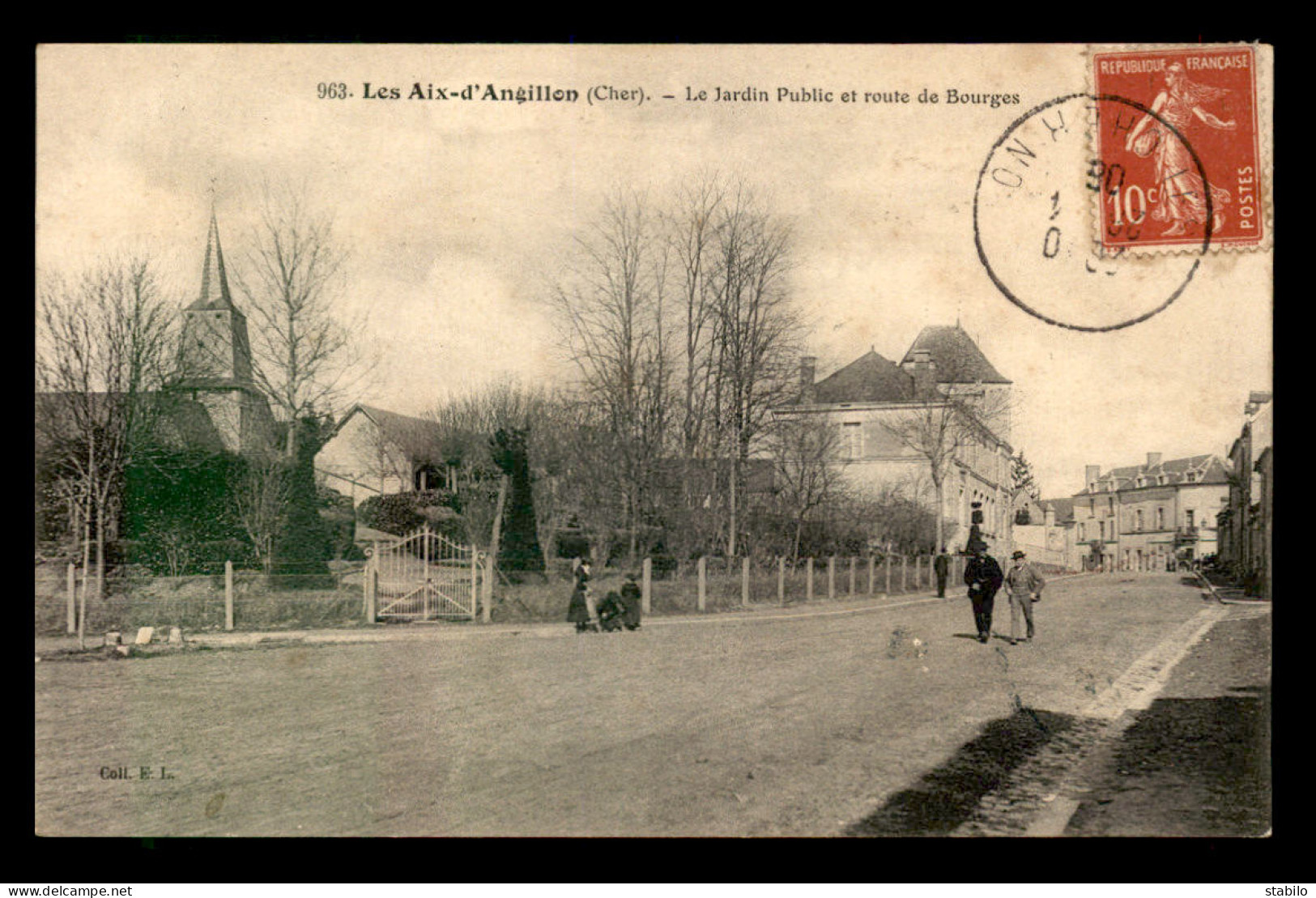 18 - LES AIX-D'ANGILLON - LE JARDIN PUBIC ET ROUTE DE BOURGES - Les Aix-d'Angillon