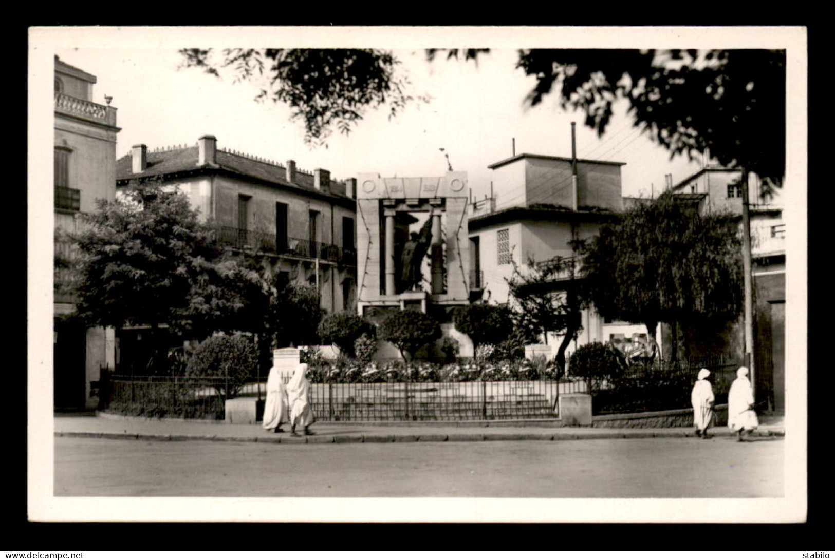 ALGERIE - MASCARA - LE MONUMENT AUX MORTS - Autres & Non Classés