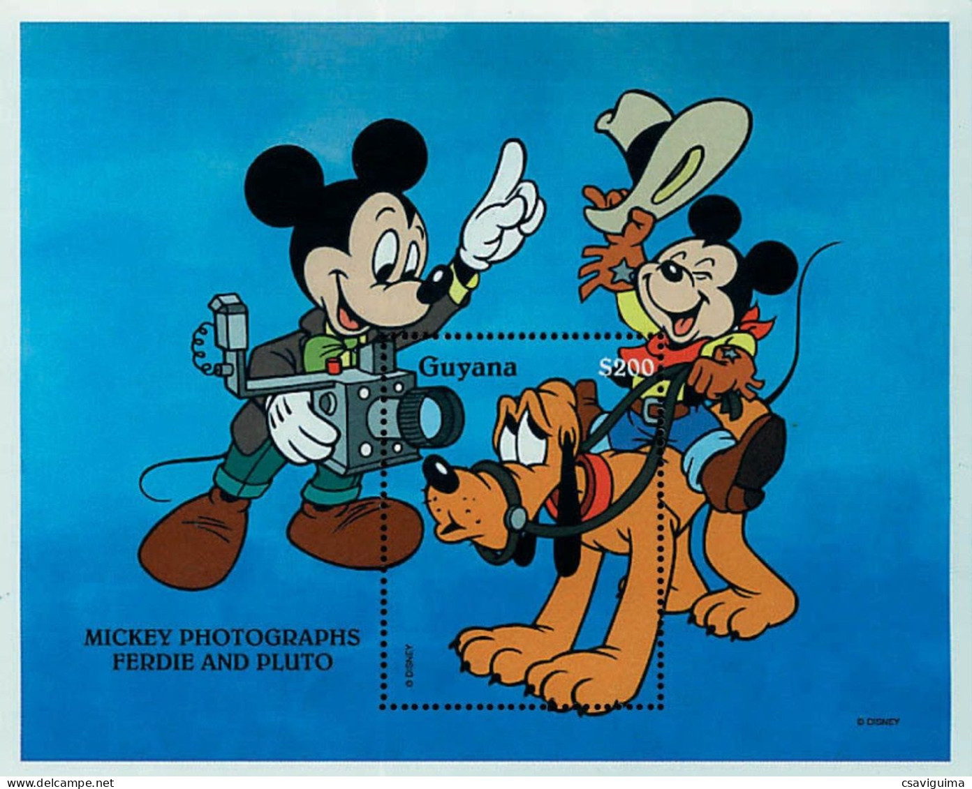 Guyana - 1994 - Disney:  Mickey Photographs Ferdie And Pluto - Yv Bf 189 - Disney