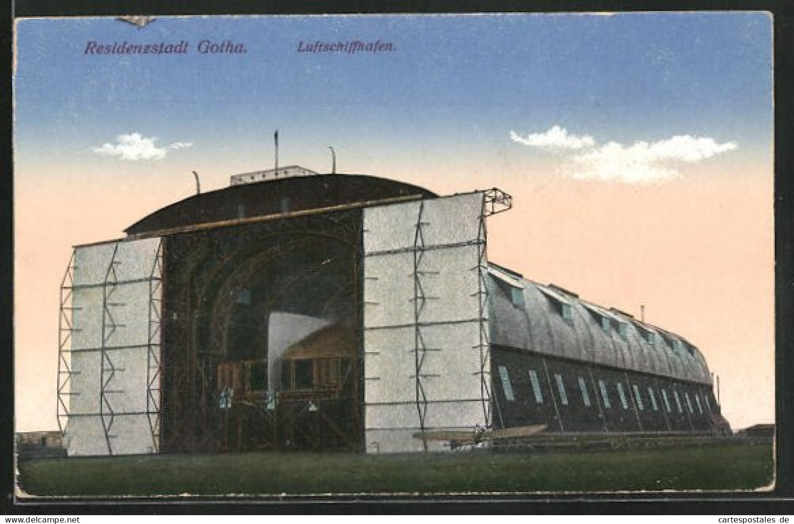 AK Gotha, Luftschiffhafen, Ansicht Der Geöffneten Halle  - Zeppeline