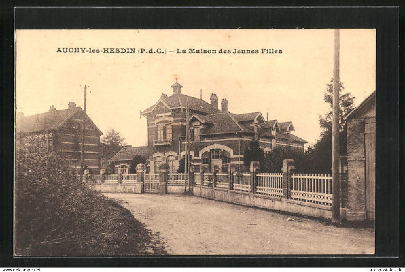 CPA Auchy-les-Hesdin, Le Maison Des Jeunes Filles  - Hesdin