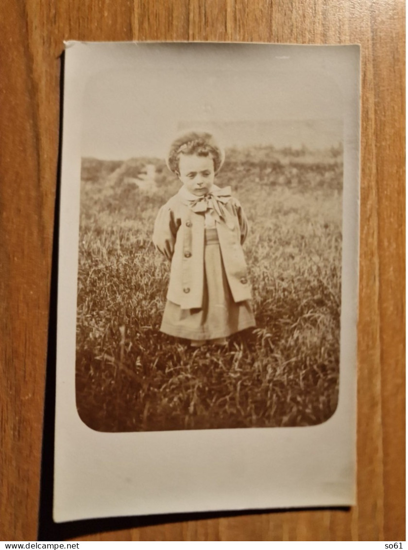 19205.  Fotografia Cartolina D'epoca Bambina In Posa Aa'20 Italia - 14x9 - Personas Anónimos