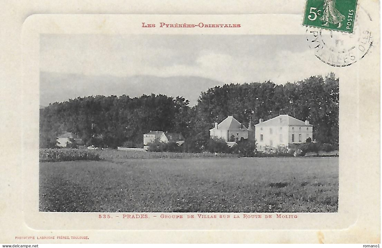 66)    PRADES  - Groupe De Villas Sur La Route De Molitg - Prades