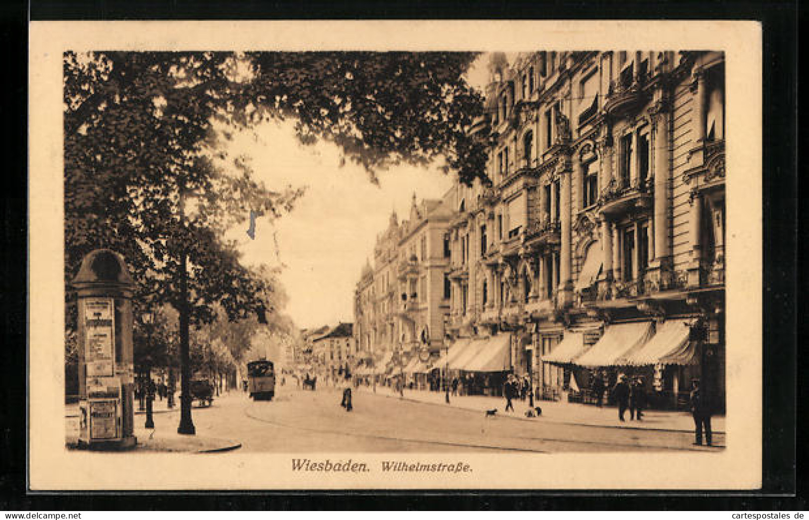 AK Wiesbaden, Wilhelmstrasse Mit Geschäften Und Strassenbahn  - Wiesbaden