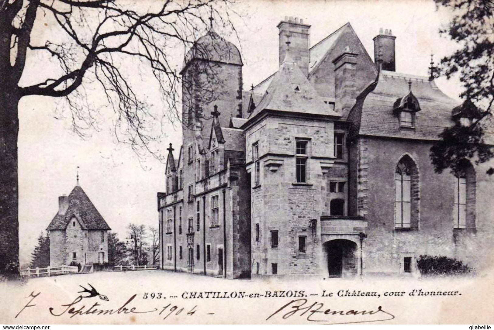 58 - Nievre -  CHATILLON En BAZOIS -  Le Chateau - Cour D Honneur - Chatillon En Bazois