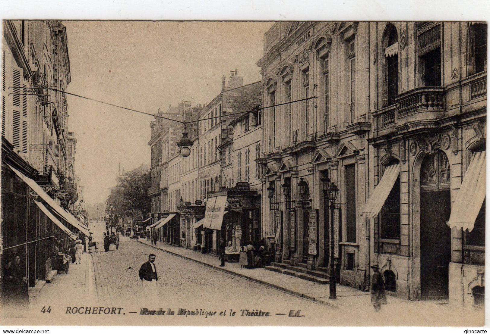 Rochefort Sur Mer Rue De La Republique - Rochefort