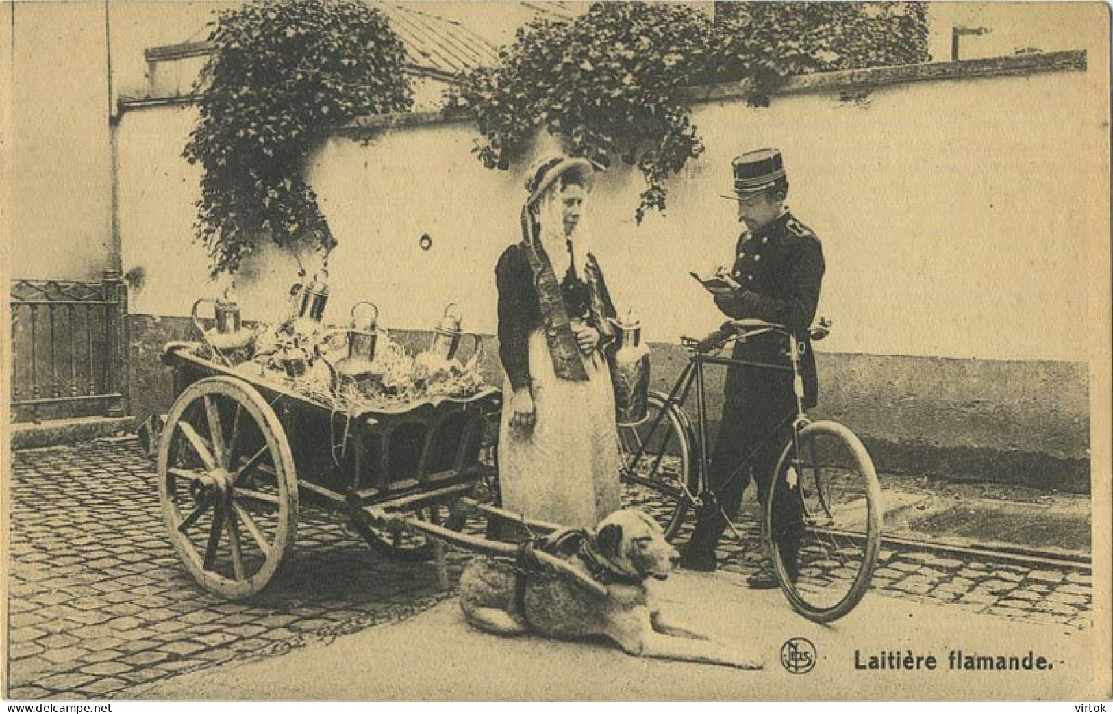 La Laitières  (  BELGE - HOND - CHIEN - Attelage .... Melk - Lait - Milk .....  ) Gendarm Police - Equipaggiamenti