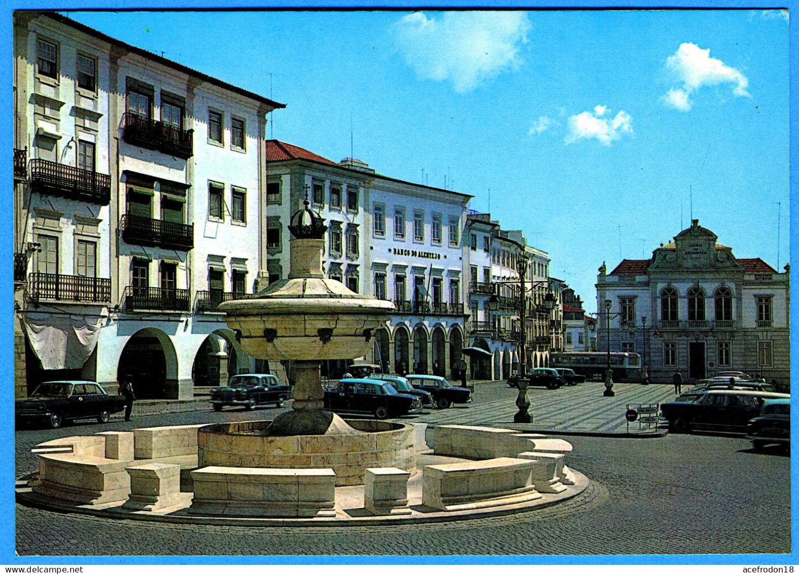 Évora - Place Du Giraldo - Fontaine Henriquina - Evora