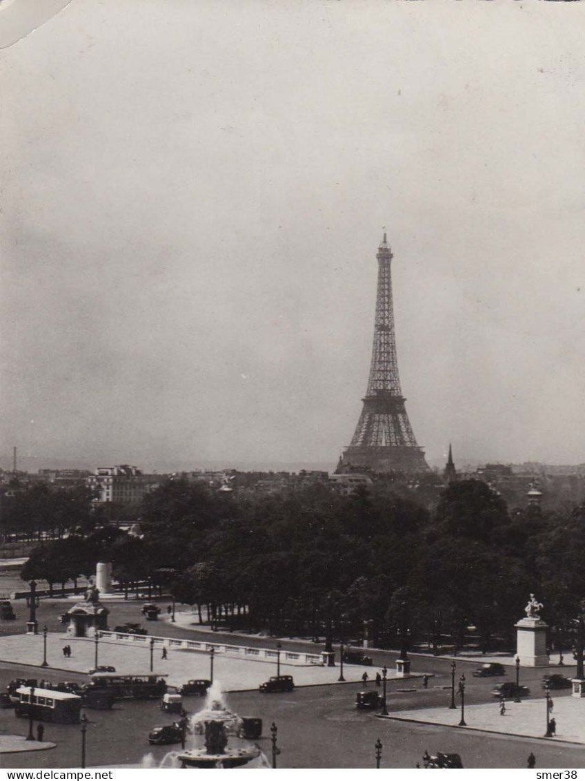 75 - Paris - Place De La Concorde Et La Tour Eiffel - Cpa - Plazas