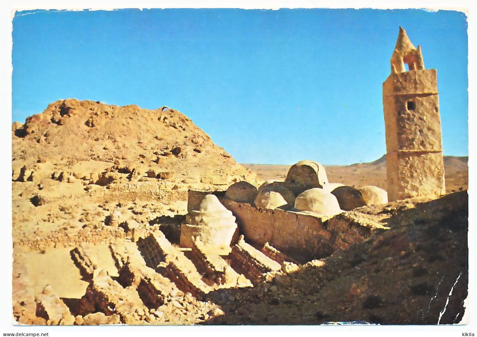 CPSM 10.5 X 15 Tunisie  CHENINI DE TATAHOUINE  Les Tombeaux Des Sept Dormants   Village Troglodyte - Tunisia