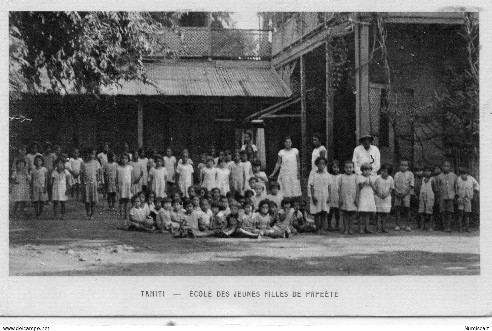 Tahiti Papeete Très Animée Ecoles Des Jeunes Filles DOM TOM - Polynésie Française