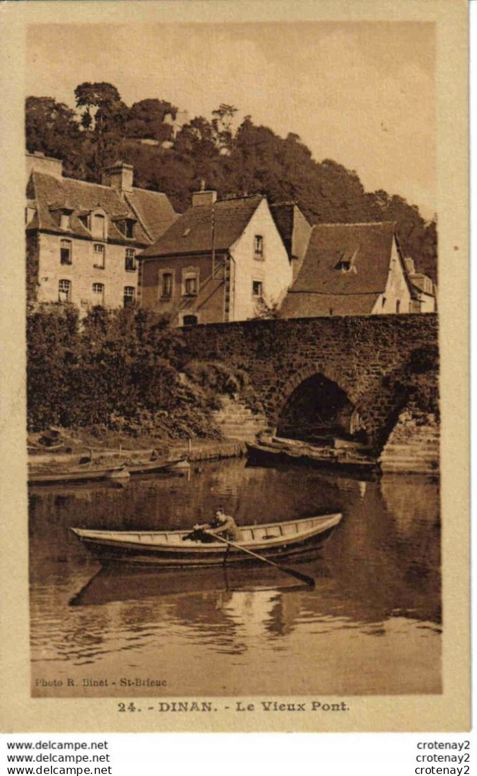 22 DINAN N°24 Le Vieux Pont Homme En Barque Photo R. Binet St Brieuc VOIR DOS Collection Vieille Maison - Dinan