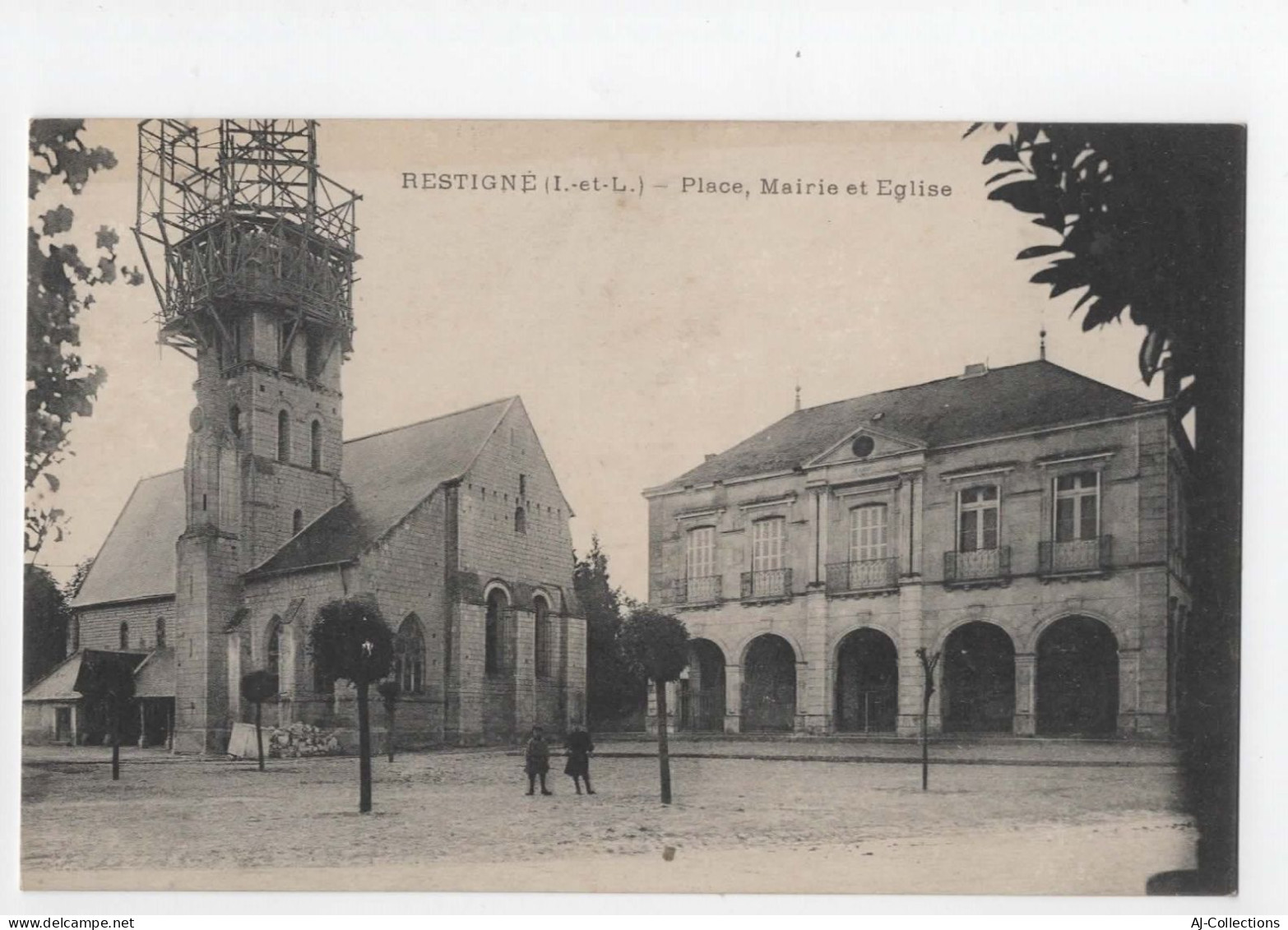 AJC - Restigné - Place, Mairie Et Eglise - Autres & Non Classés