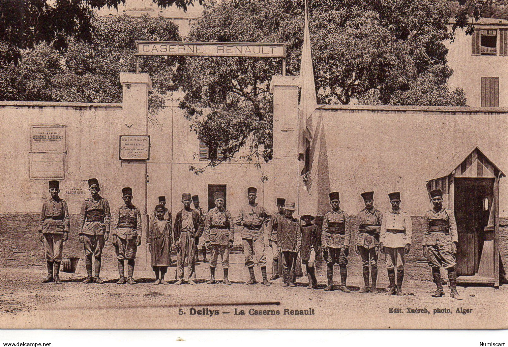 Dellys Animée Caserne Renault Militaria Soldats - Autres & Non Classés