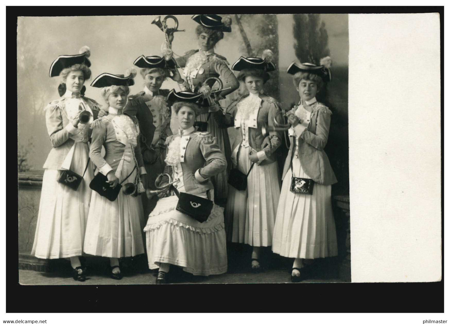 Foto-AK Horn-Bläserinnen In Tracht Mit Posthorntaschen Um 1920, Ungebraucht - Trachten