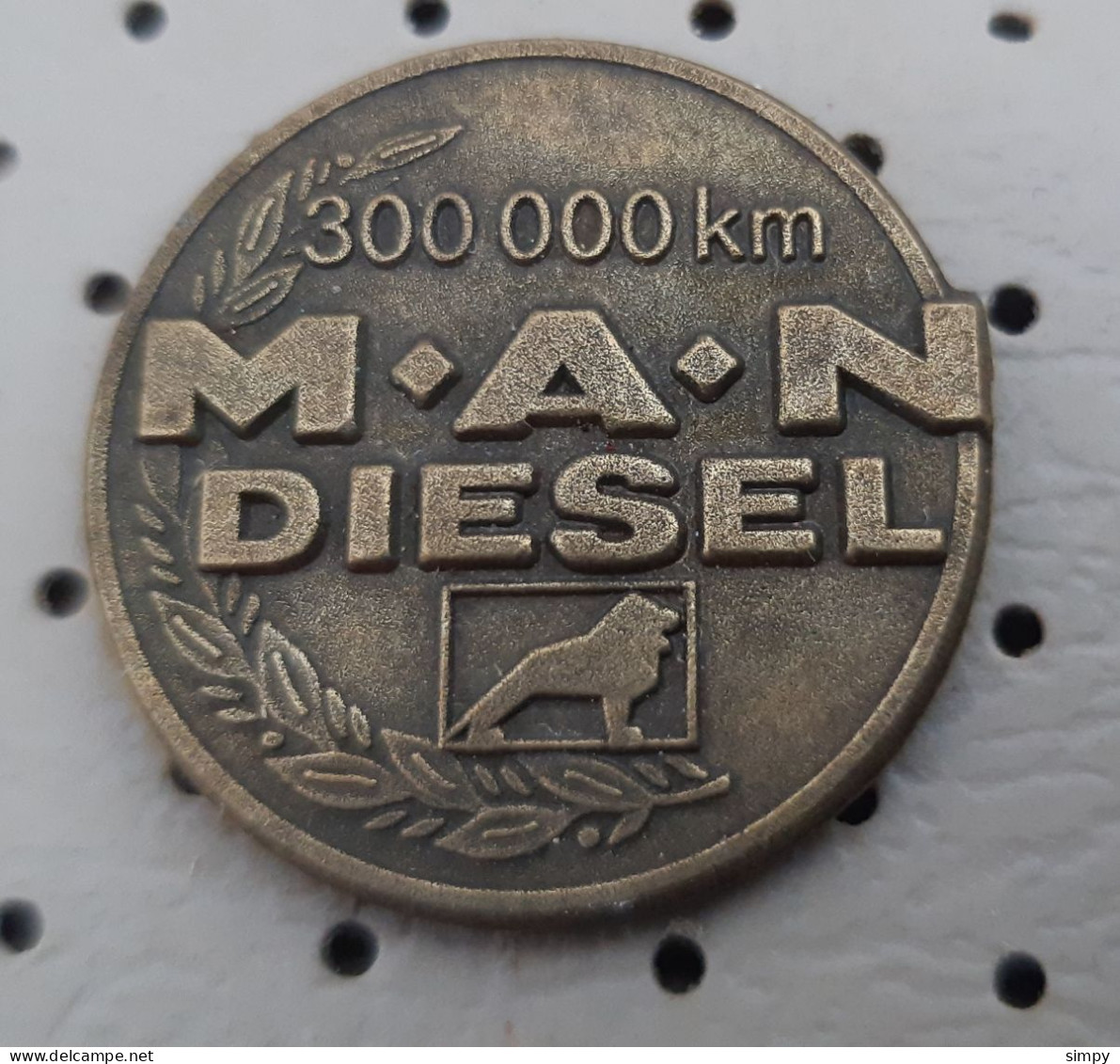 MAN Diesel 300.000 Km Truck Camion Lkw Logo Vintage Pin Badge - Autres & Non Classés