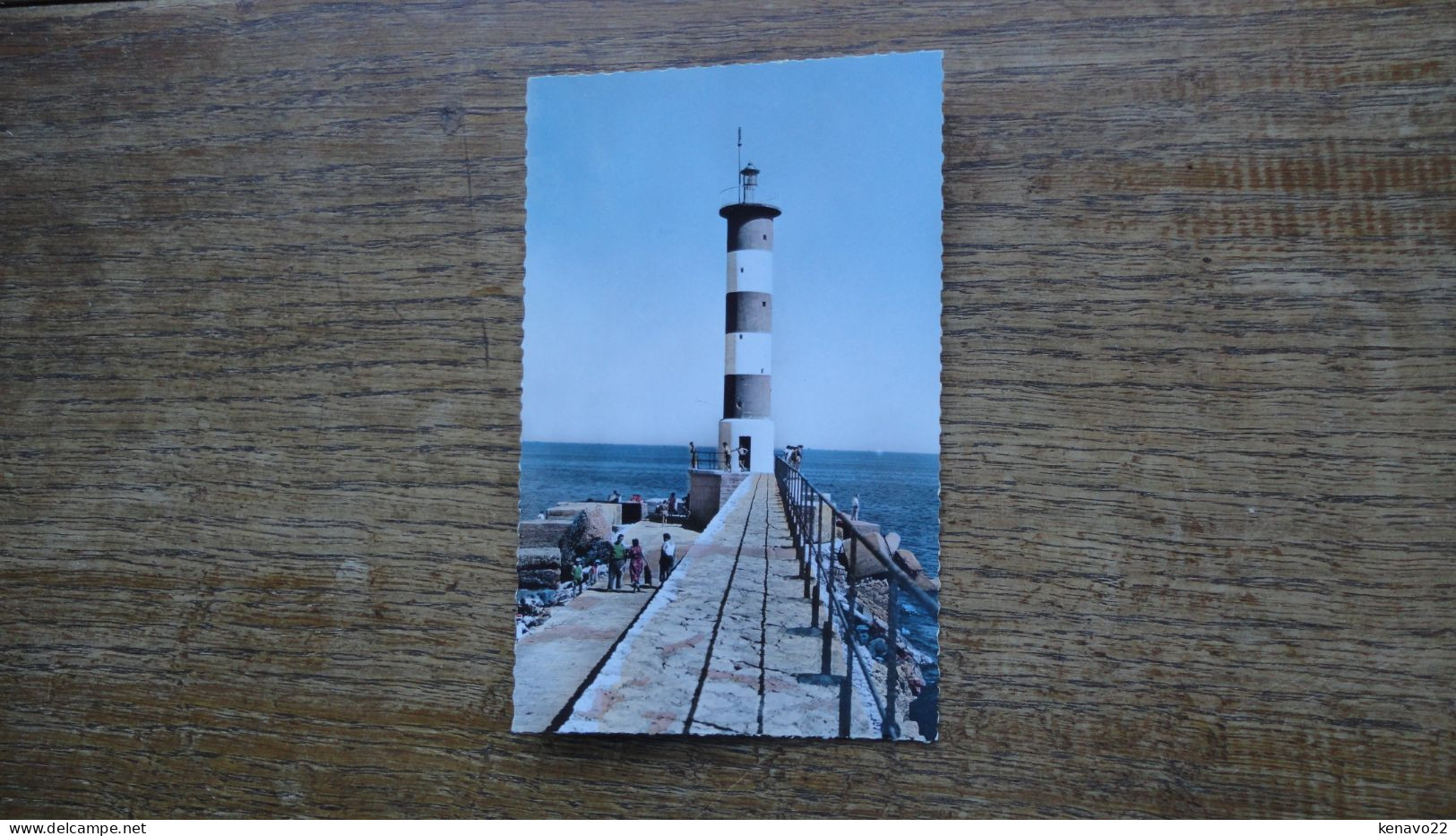 Carte Assez Rare , Port-la-nouvelle , Le Phare "" Carte Animée "" - Port La Nouvelle