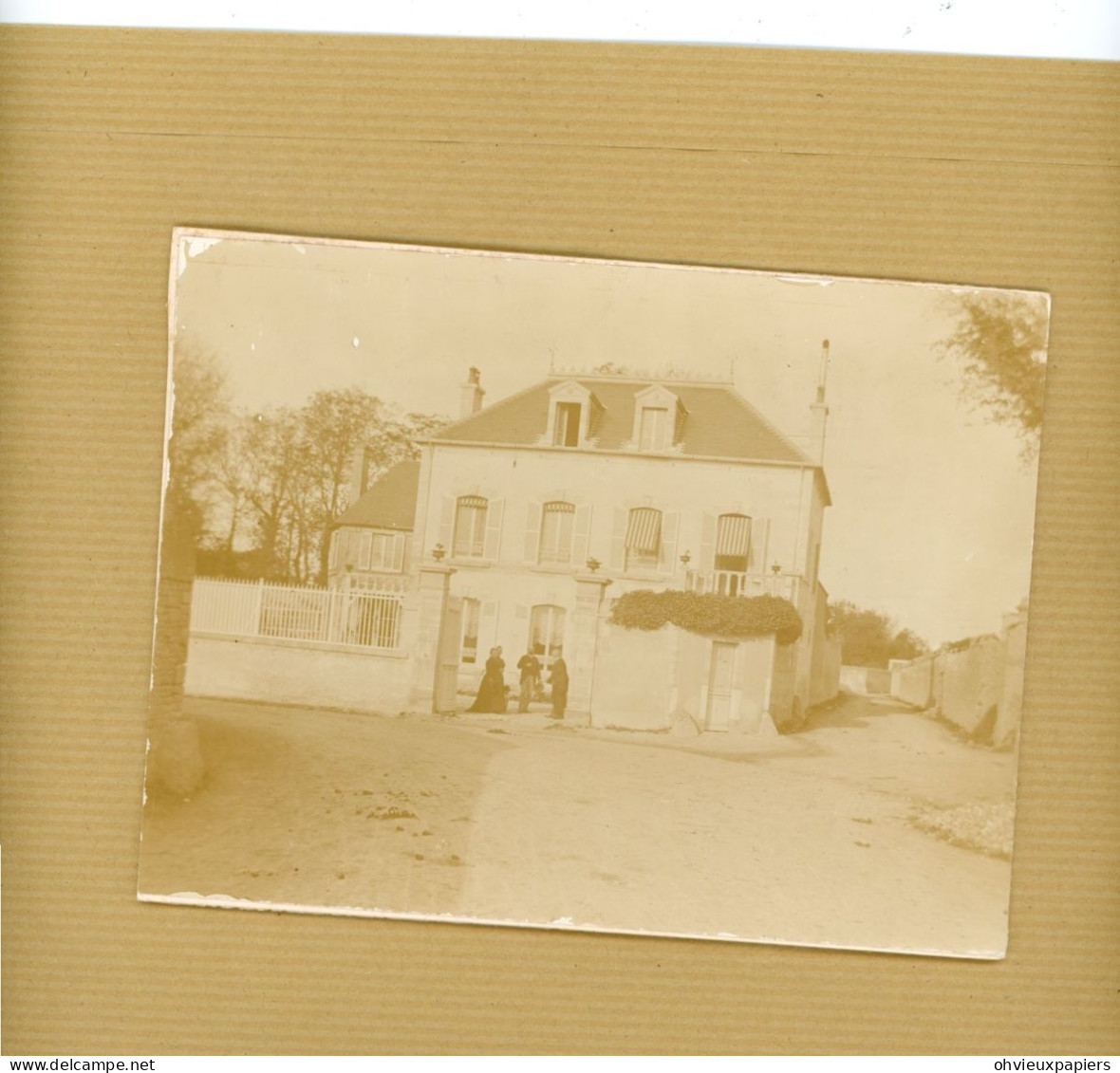 LANGRUNE SUR MER  Vers 1900 , Angle Rue Des Chasses Et Abbe  Rolland  Vers 1900 - Orte