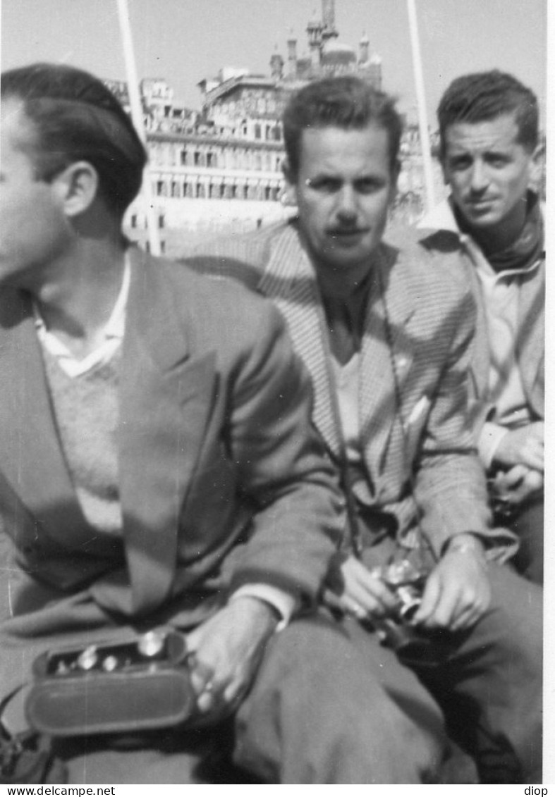 Photographie Photo Vintage Snapshot Homme Man Trio  - Anonyme Personen