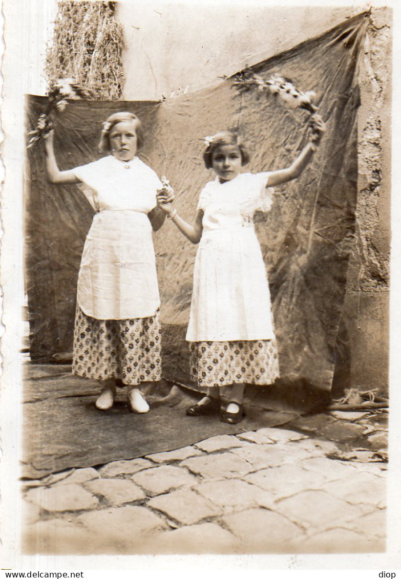 Photographie Photo Vintage Snapshot Enfant Child Double Jumelle Twin Robe Dress  - Anonyme Personen