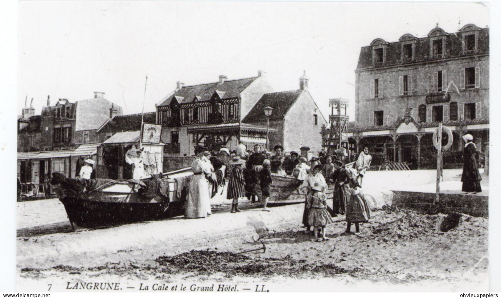 LANGRUNE SUR MER  lot de 17 reproductions  CARTES POSTALES  de la gare à la salle des fêtes