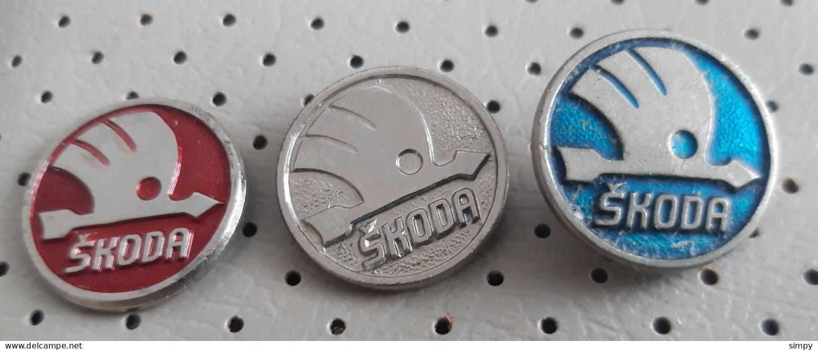 SKODA Auto Car Logo Vintage Pins Diameter 16mm - Autres & Non Classés