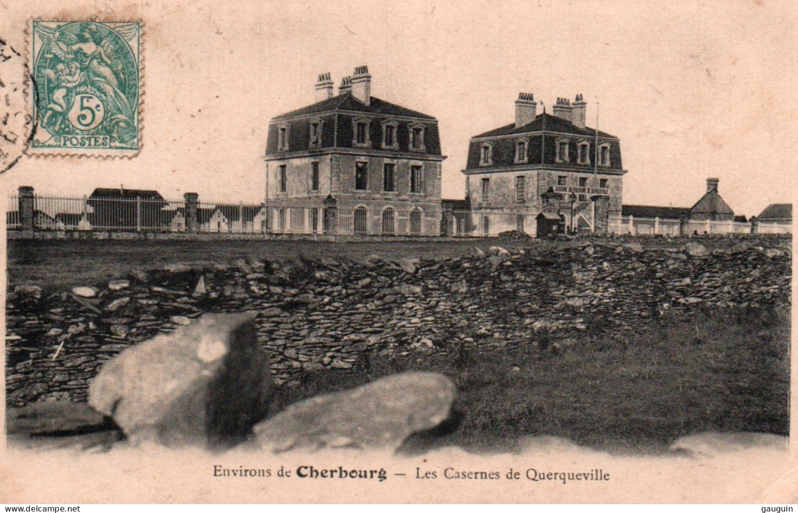 CPA - CHERBOURG Environs - Les Casernes De QUERQUEVILLE - Edition ? - Cherbourg