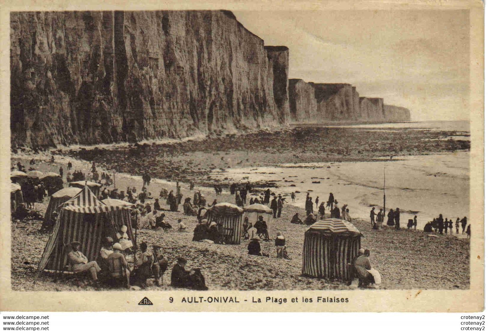 80 AULT ONIVAL N°9 La Plage Et Les Falaises Animée Tentes Cabines CAP - Ault